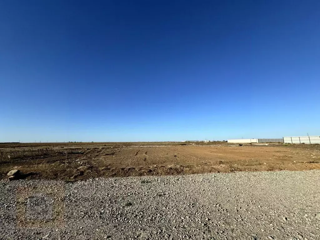 Участок в Крым, Сакский район, с. Уютное ул. Заводская (8.0 сот.) - Фото 1