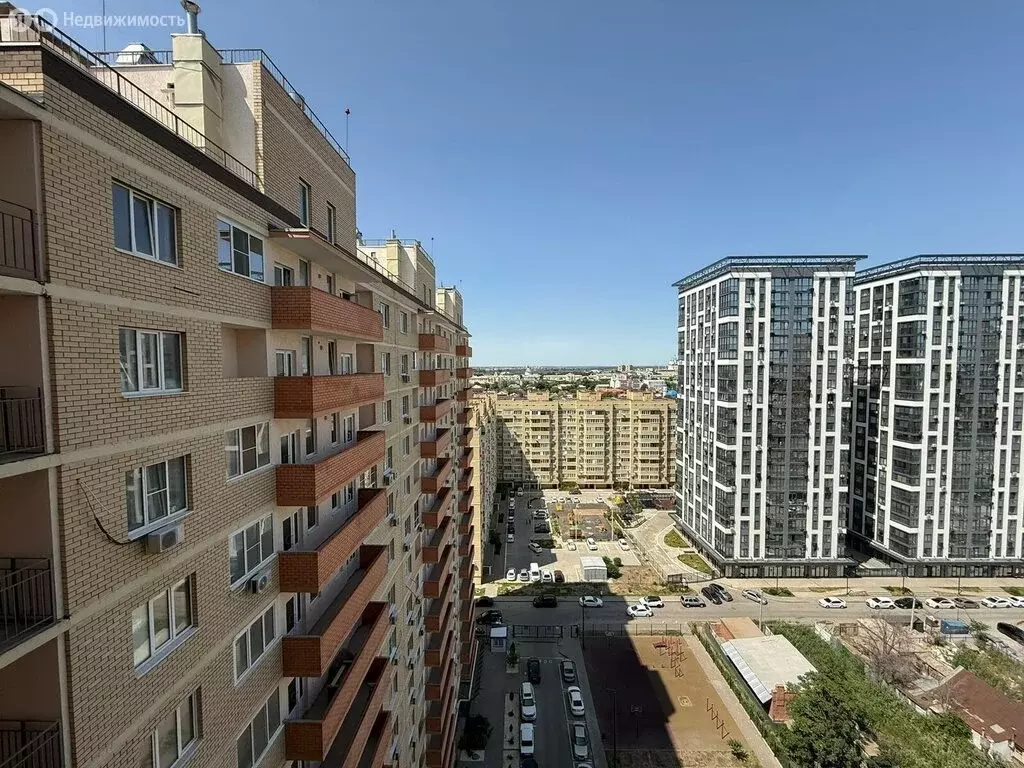 3-комнатная квартира: Астрахань, улица Трофимова, 6 (90.9 м) - Фото 0