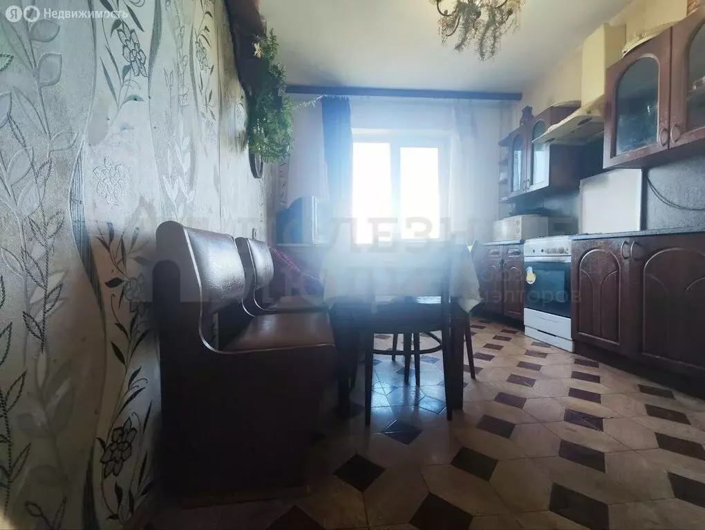 3-комнатная квартира: Великий Новгород, район Софийская сторона, ... - Фото 0