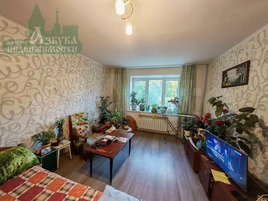 1-к. квартира, 42,5 м, 1/10 эт. - Фото 0