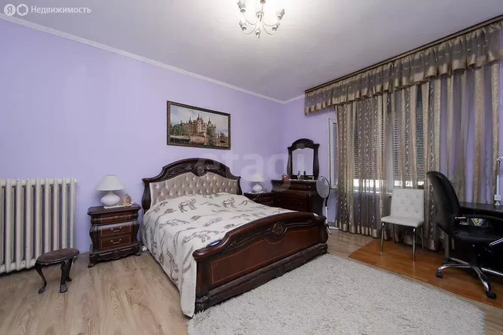 4-комнатная квартира: Калининград, улица Гоголя, 1 (136 м) - Фото 0