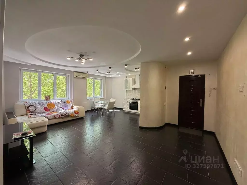 3-к кв. Волгоградская область, Волгоград ул. Космонавтов, 17 (64.3 м) - Фото 2