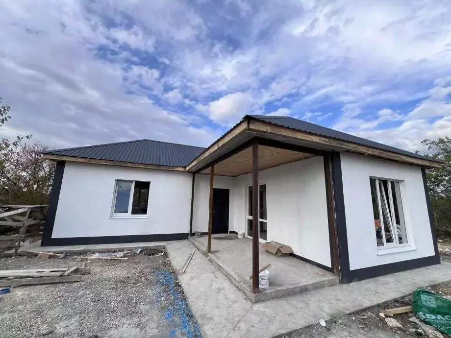 Дом в Крым, Симферопольский район, с. Трудовое ул. Зеленая (125 м) - Фото 1