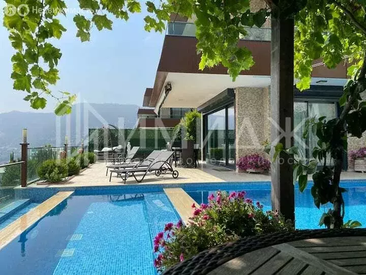 Дом в Сочи, улица Гвоздик (250 м) - Фото 1