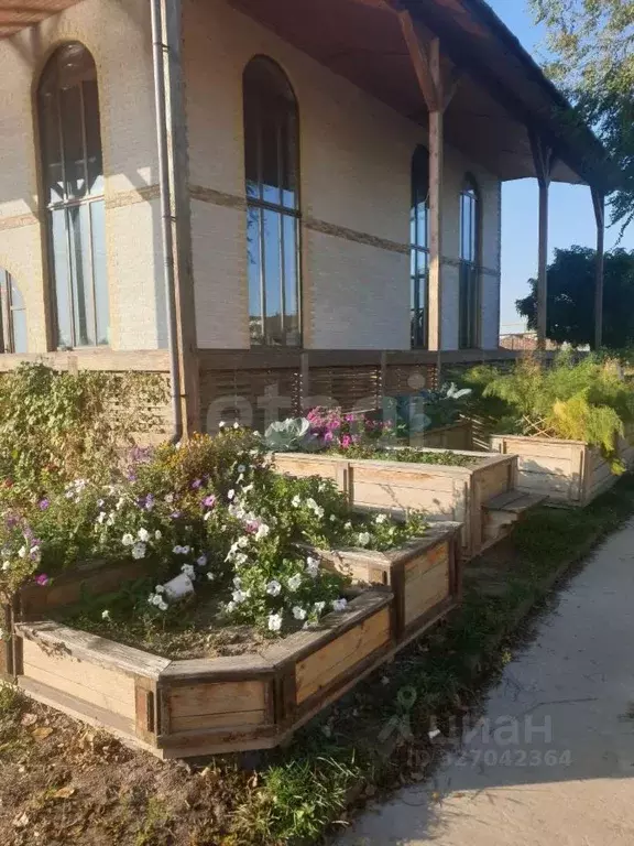 Дом в Астраханская область, Камызякский район, с. Чаган Восточная ул., ... - Фото 1