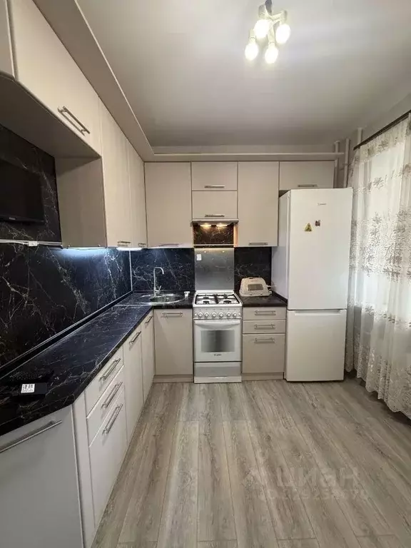 1-к кв. Брянская область, Брянск ул. Романа Брянского, 35 (40.0 м) - Фото 1