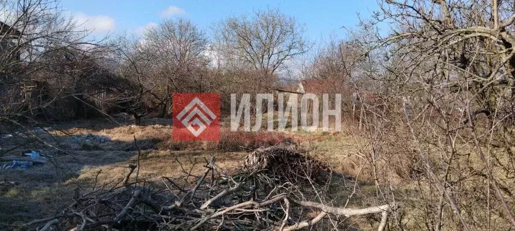 Участок в Севастополь с. Орлиное, ул. Грунской, 18 (7.3 сот.) - Фото 1
