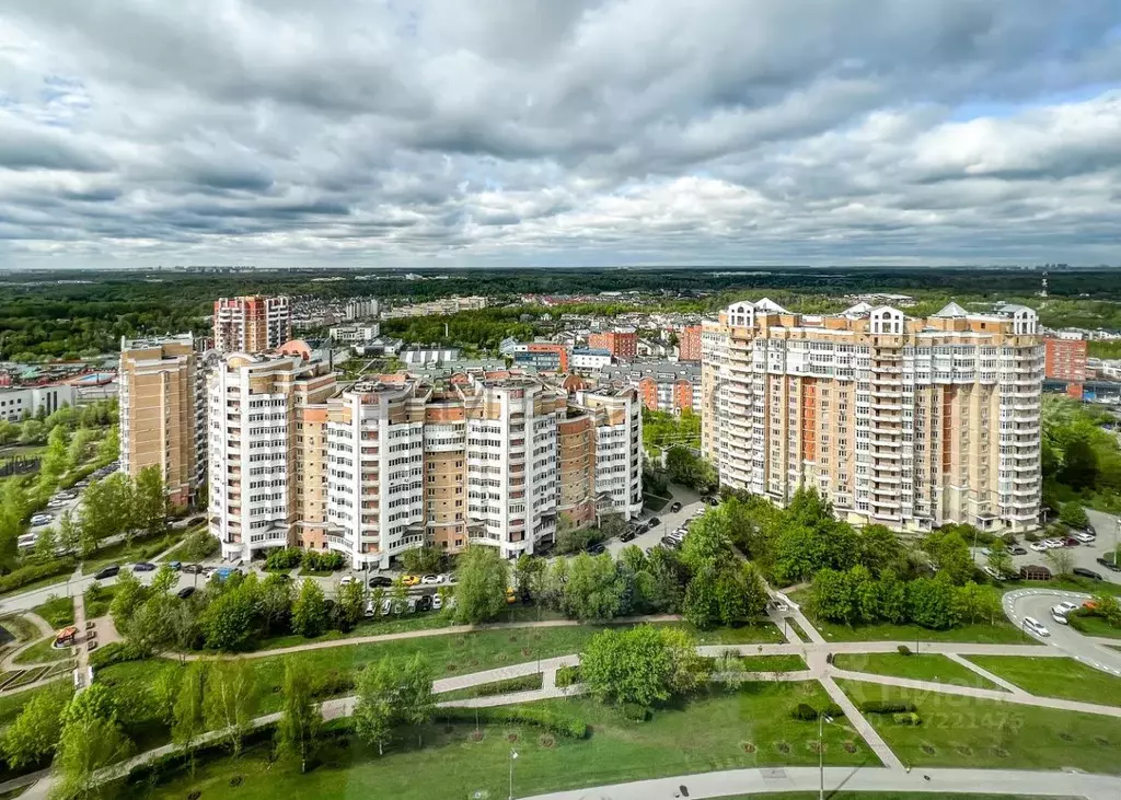 2-к кв. Московская область, Химки Молодежная ул., 63к2 (87.4 м) - Фото 0