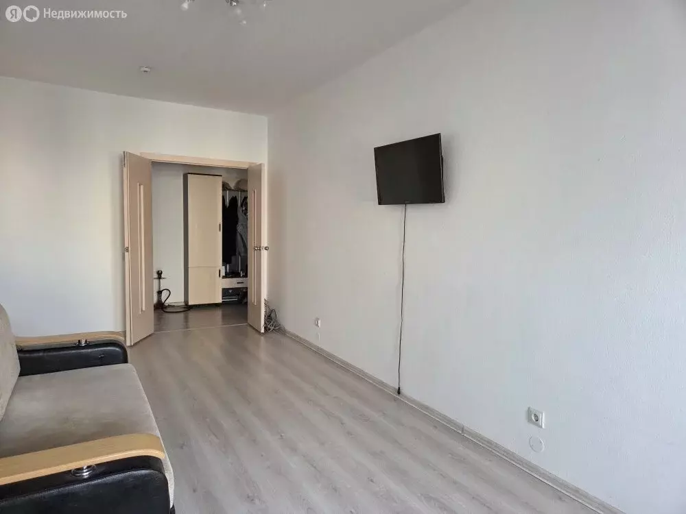 2-комнатная квартира: Екатеринбург, проспект Академика Сахарова, 47 ... - Фото 2