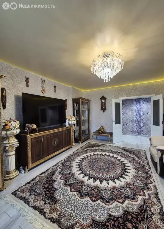 3-комнатная квартира: Екатеринбург, улица Бахчиванджи, 15 (72 м) - Фото 1