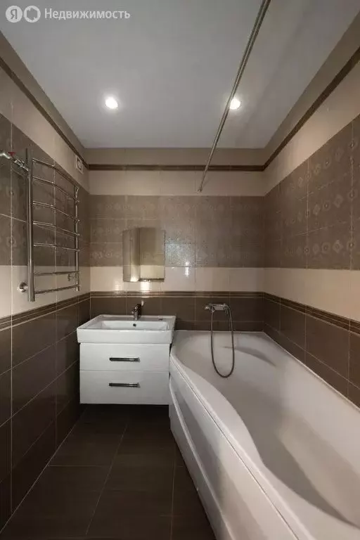 3-комнатная квартира: Волгоград, улица Сухова, 17 (65 м) - Фото 2
