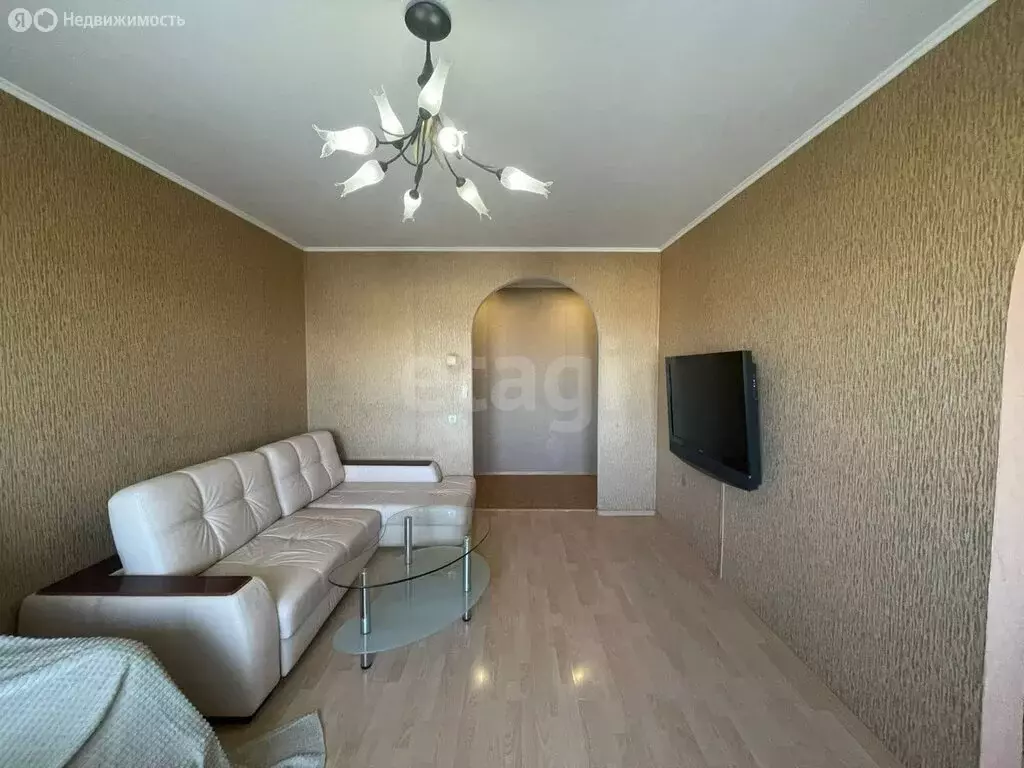 3-комнатная квартира: Саратов, улица имени С.Ф. Тархова, 20А (73.4 м) - Фото 1