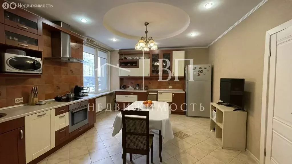 3-комнатная квартира: Санкт-Петербург, улица Кораблестроителей, 32к3 ... - Фото 1