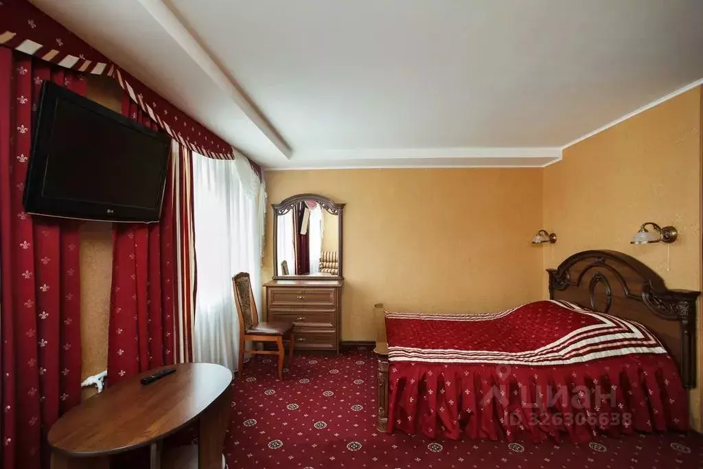 Комната Псковская область, Псков Пароменская ул., 4 - Фото 1