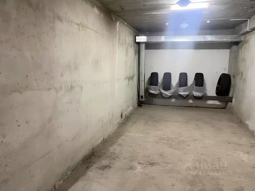 Гараж в Тюменская область, Тюмень ул. 50 лет Октября, 12 (18 м) - Фото 0