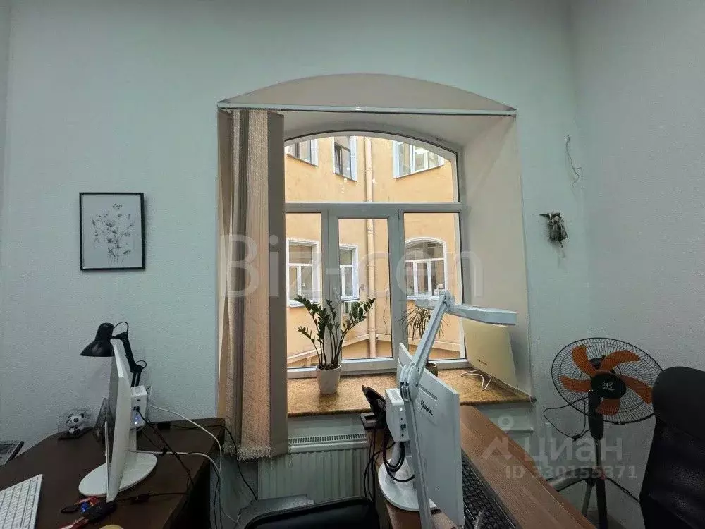 Офис в Санкт-Петербург 2-я Советская ул., 27/2 (18 м) - Фото 2