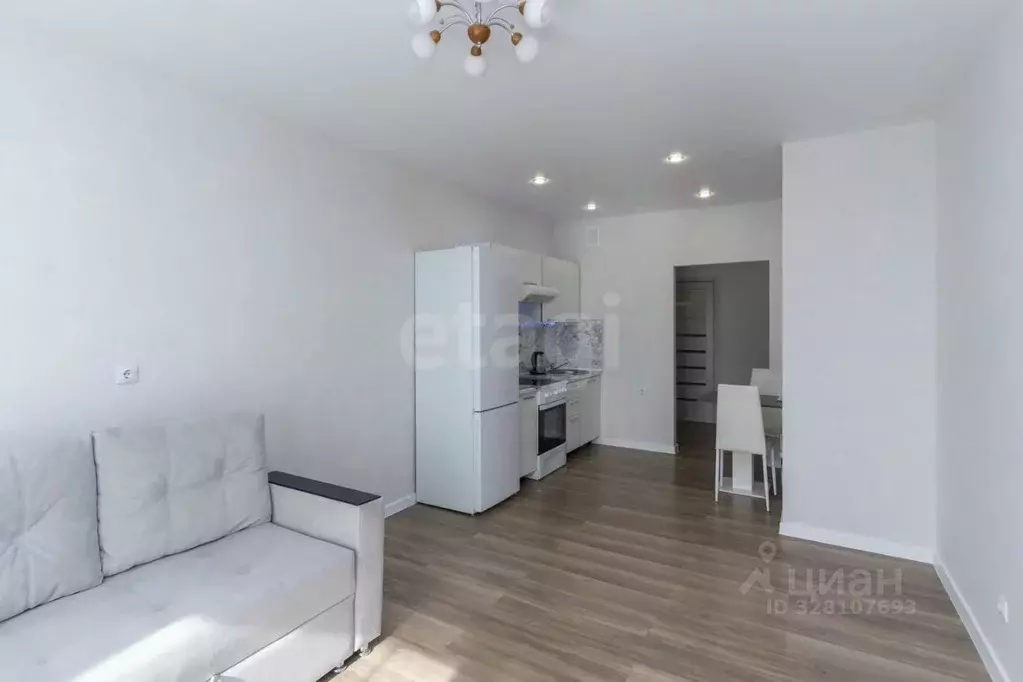 Студия Тюменская область, Тюмень ул. Раушана Абдуллина, 6 (28.8 м) - Фото 1