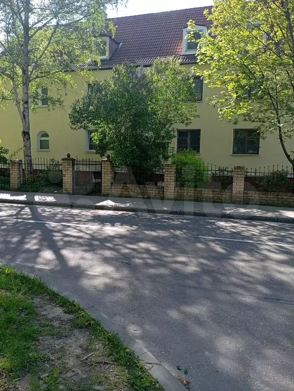 Комната 28 м в 3-к., 2/3 эт. - Фото 0