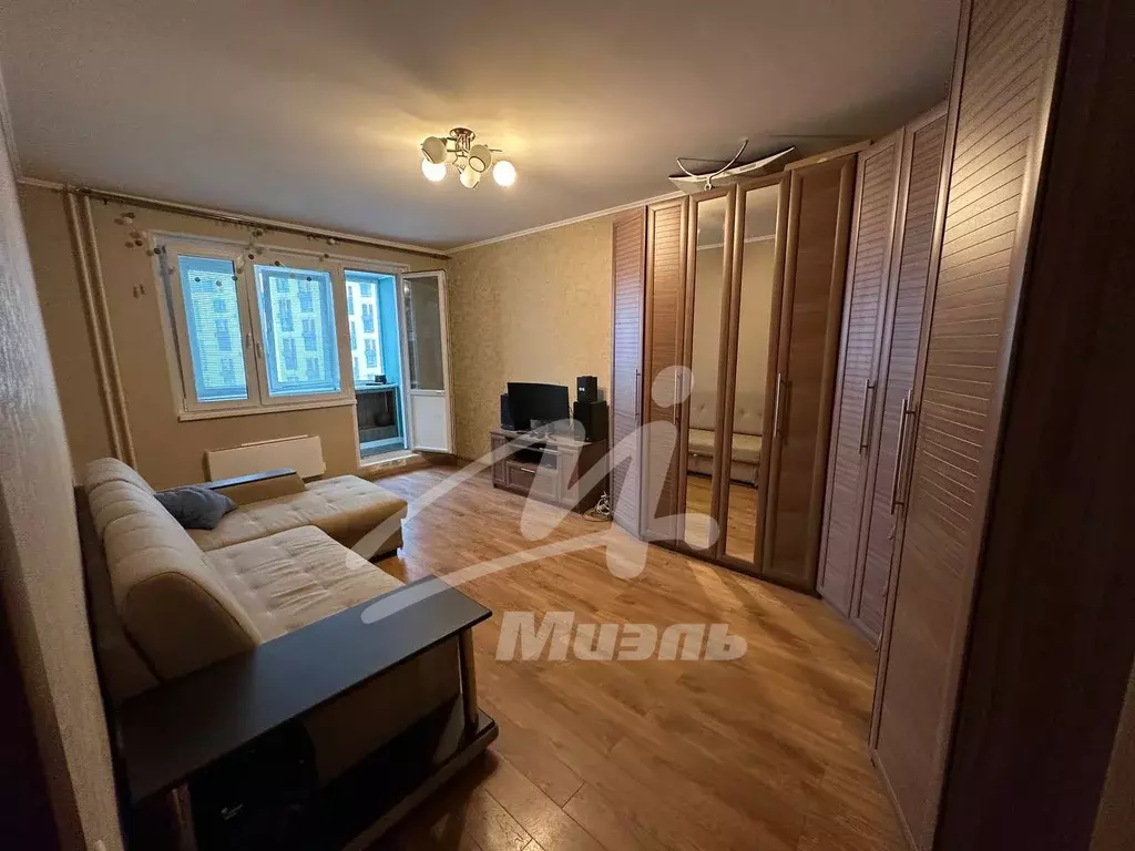 Продается 2-комнатная квартира - Фото 1