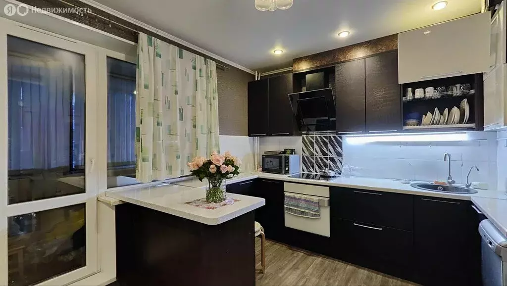 3-комнатная квартира: Челябинск, улица Энгельса, 36А (109 м) - Фото 0