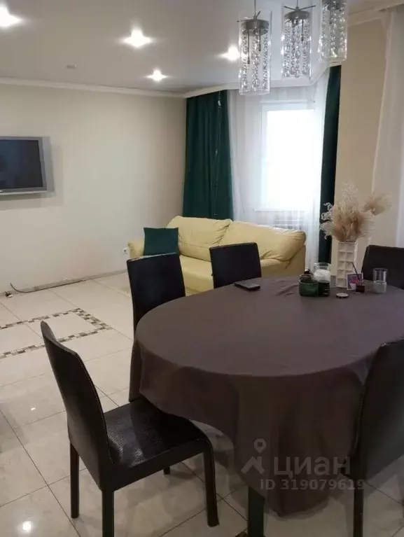 2-к кв. Омская область, Омск просп. Комарова, 21К1 (64.6 м) - Фото 0