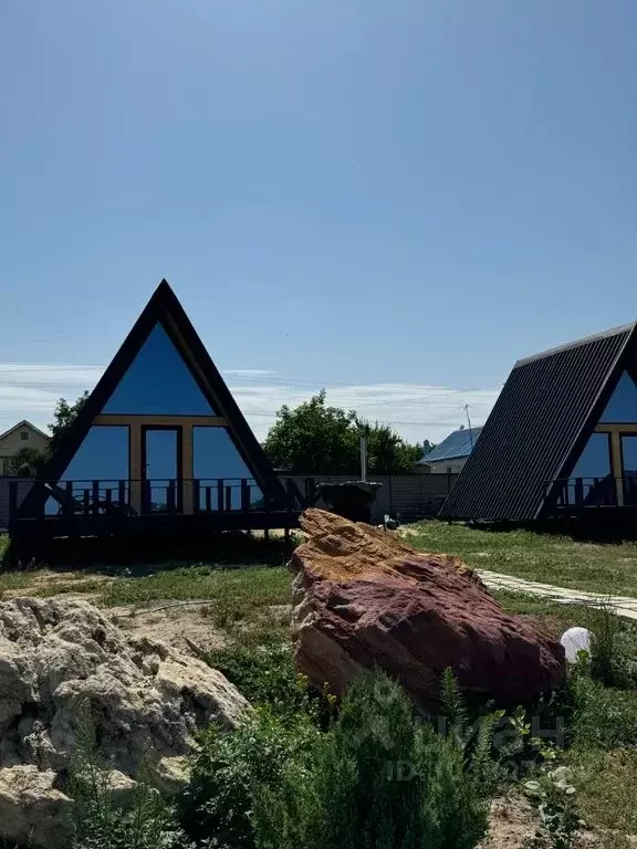 Дом в Волгоградская область, Дубовский район, Пичужинское с/пос, с. ... - Фото 0