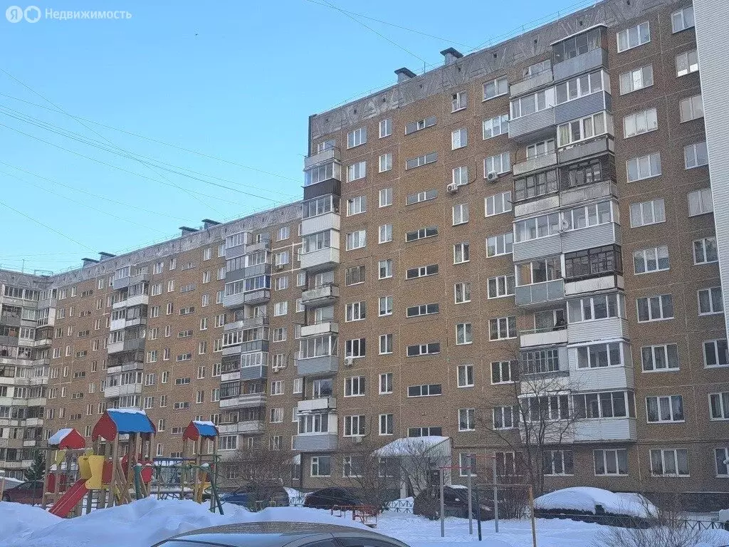 3-комнатная квартира: Барнаул, улица Шумакова, 32/39 (64 м) - Фото 0