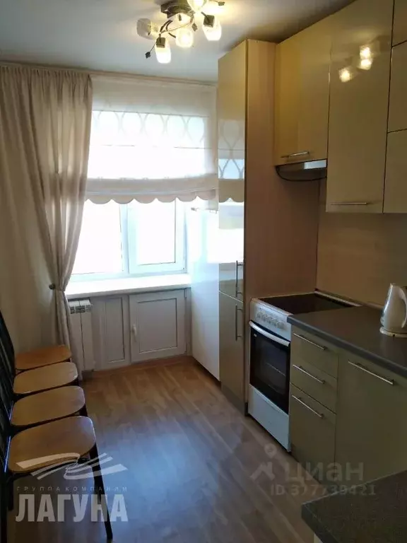3-к кв. Томская область, Томск просп. Ленина, 15В (55.0 м) - Фото 0
