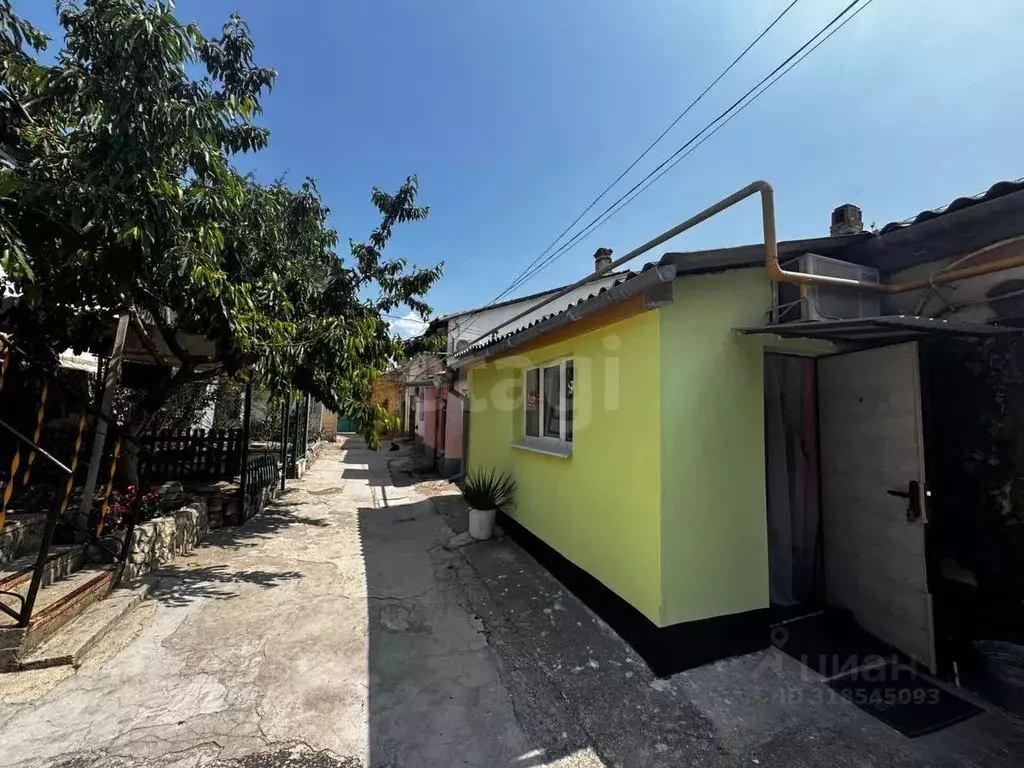 1-к кв. Крым, Феодосия ул. Русская, 69 (30.8 м) - Фото 1