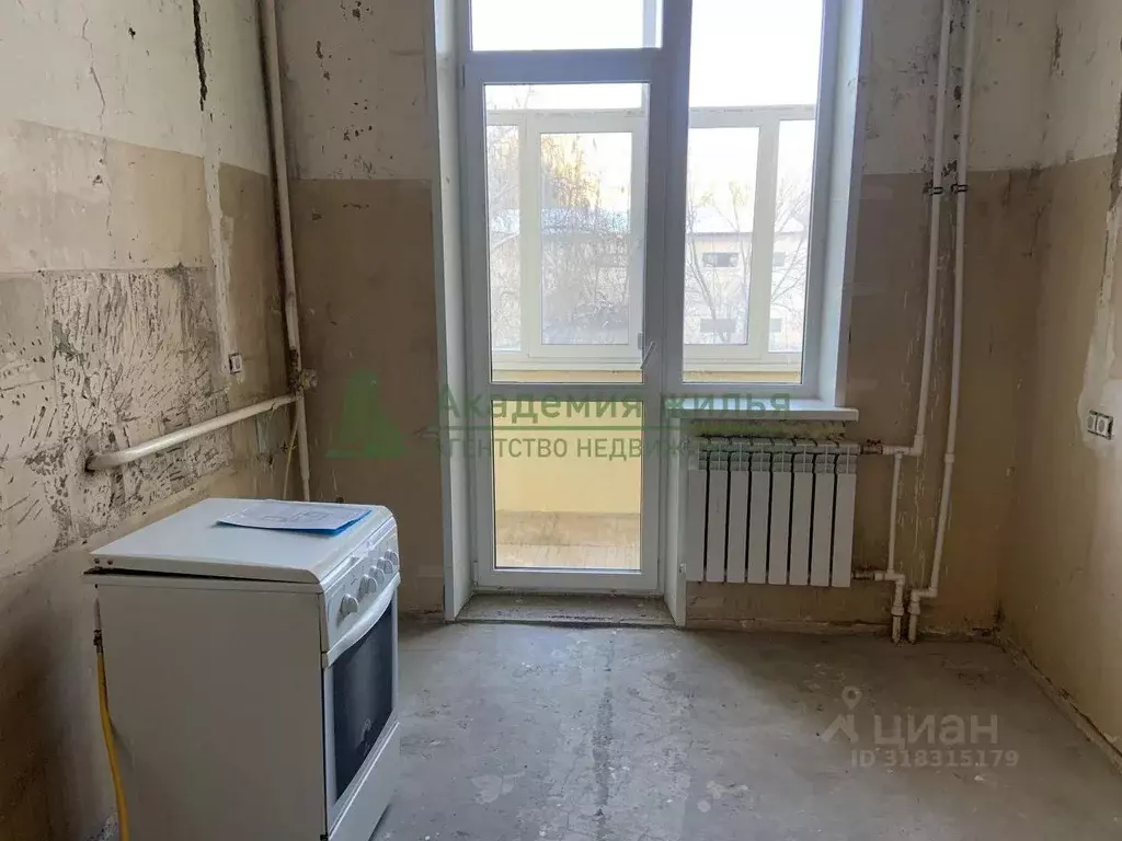 3-к кв. Саратовская область, Энгельс Краснодарская ул., 2А (70.9 м) - Фото 0