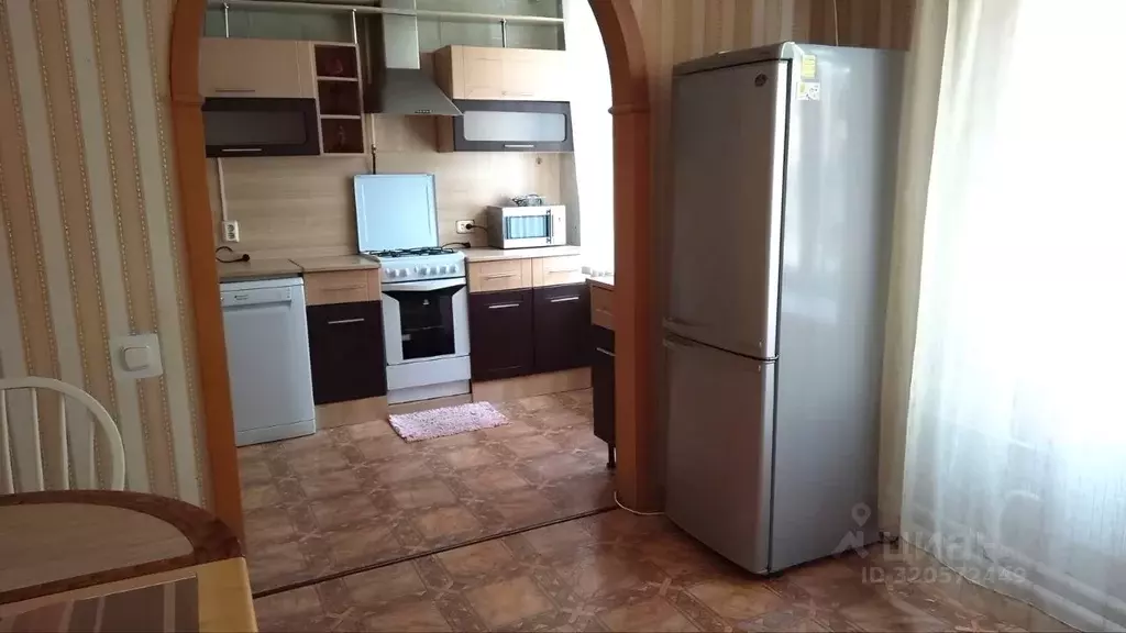 3-к кв. Челябинская область, Челябинск просп. Ленина, 49 (70.0 м) - Фото 1