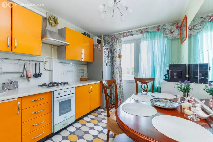 3-комнатная квартира: Москва, Керченская улица, 32 (67 м) - Фото 0