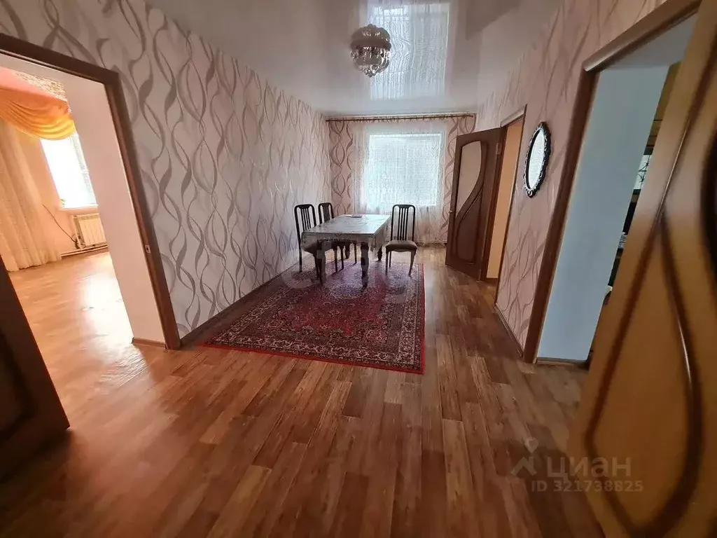 Дом в Калмыкия, Черноземельский район, пос. Комсомольский ул. Отчиева, ... - Фото 1