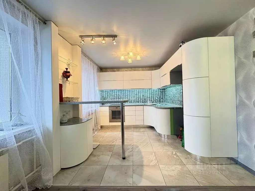 4-к кв. Свердловская область, Екатеринбург ул. Викулова, 61к4 (112.0 ... - Фото 1