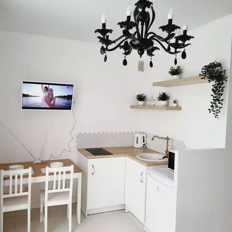 Студия Тюменская область, Тюмень ул. Тимофея Чаркова, 69к1 (22.0 м) - Фото 1