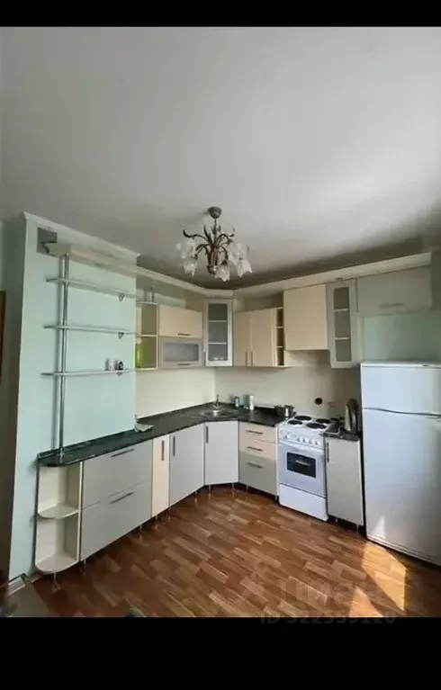 3-к кв. Курская область, Курск просп. Вячеслава Клыкова, 12 (79.0 м) - Фото 0