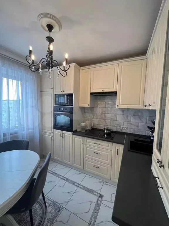 4-к. квартира, 81 м, 9/9 эт. - Фото 0