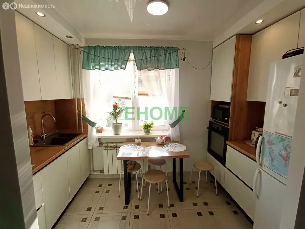 2-комнатная квартира: Саратов, Авиационная улица, 42 (72.7 м) - Фото 1