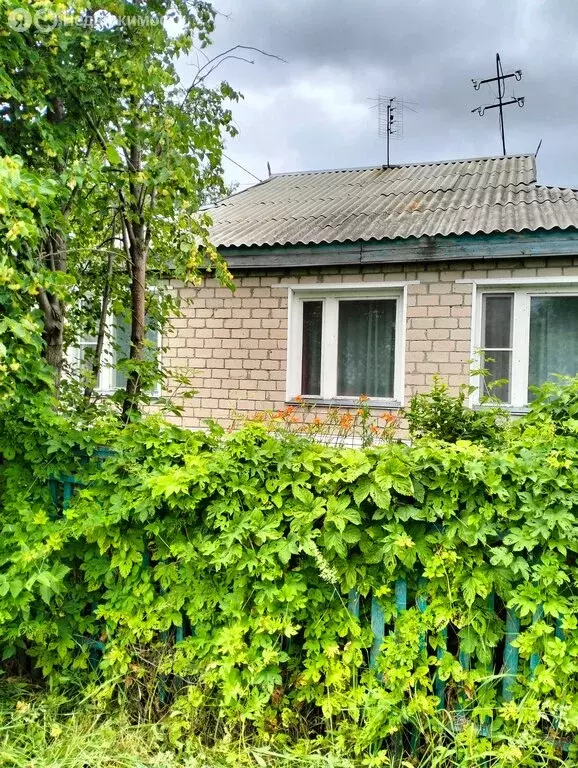 Дом в село Октябрьское, улица Тельмана (80 м) - Фото 1