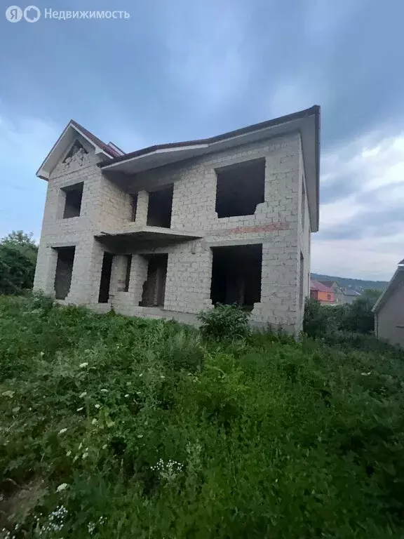 Дом в Нальчик, улица Атажукина (412 м) - Фото 0