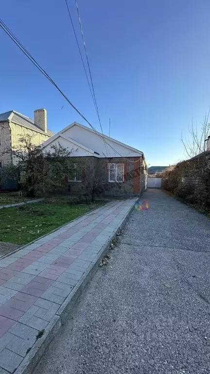 Дом в Калмыкия, Элиста ул. Сян-Белгина (135 м) - Фото 0