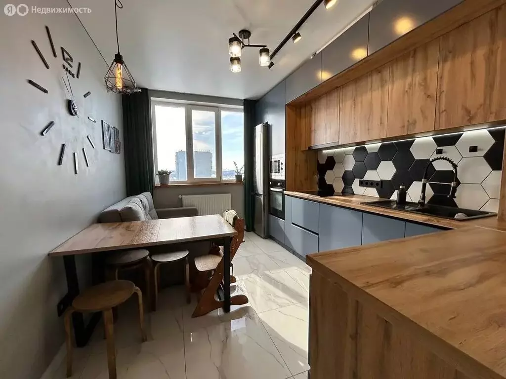 2-комнатная квартира: Самара, улица Петра Алабина, 2 (68 м) - Фото 1