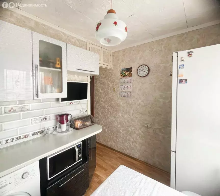 3-комнатная квартира: Обь, улица ЖКО Аэропорта, 23 (58.9 м) - Фото 1