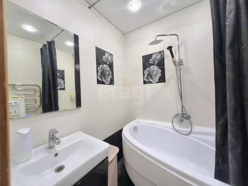 3-к кв. Саратовская область, Саратов ул. Имени Братьев Никитиных, 16 ... - Фото 1