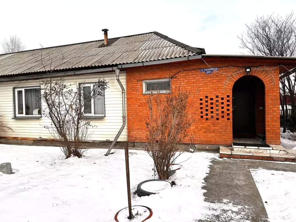 Дом в Саяногорск, улица Геологов, 20/1 (80 м) - Фото 1