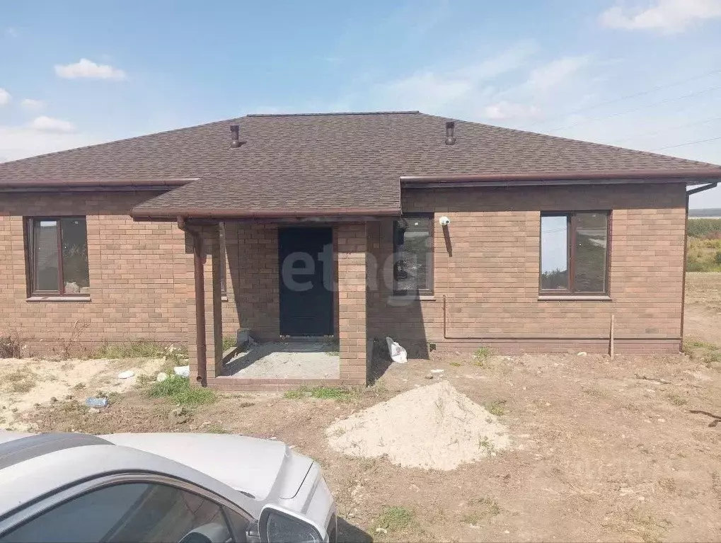 Дом в Белгородская область, Корочанский район, Мелиховское с/пос, с. ... - Фото 1