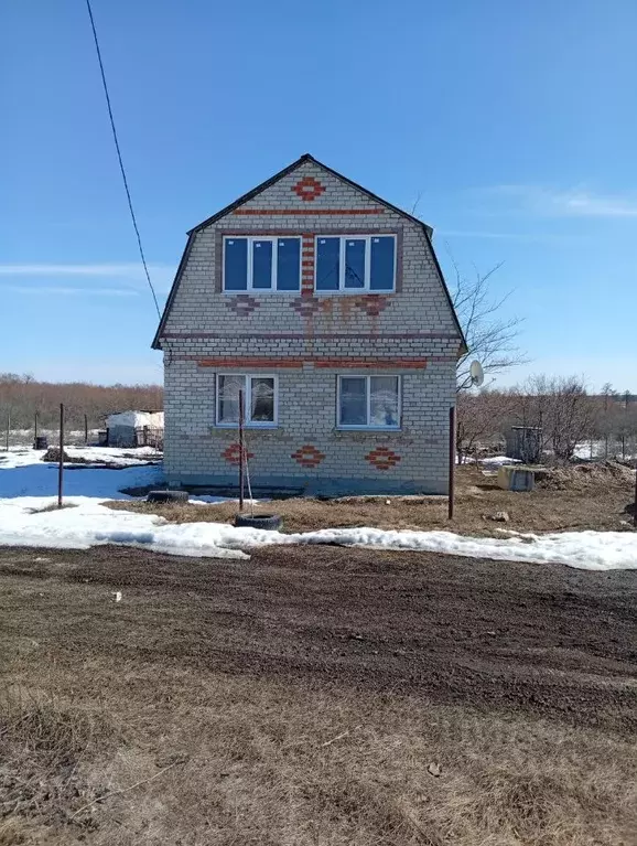 Дом в Саратовская область, Татищевский район, Идолгское муниципальное ... - Фото 1
