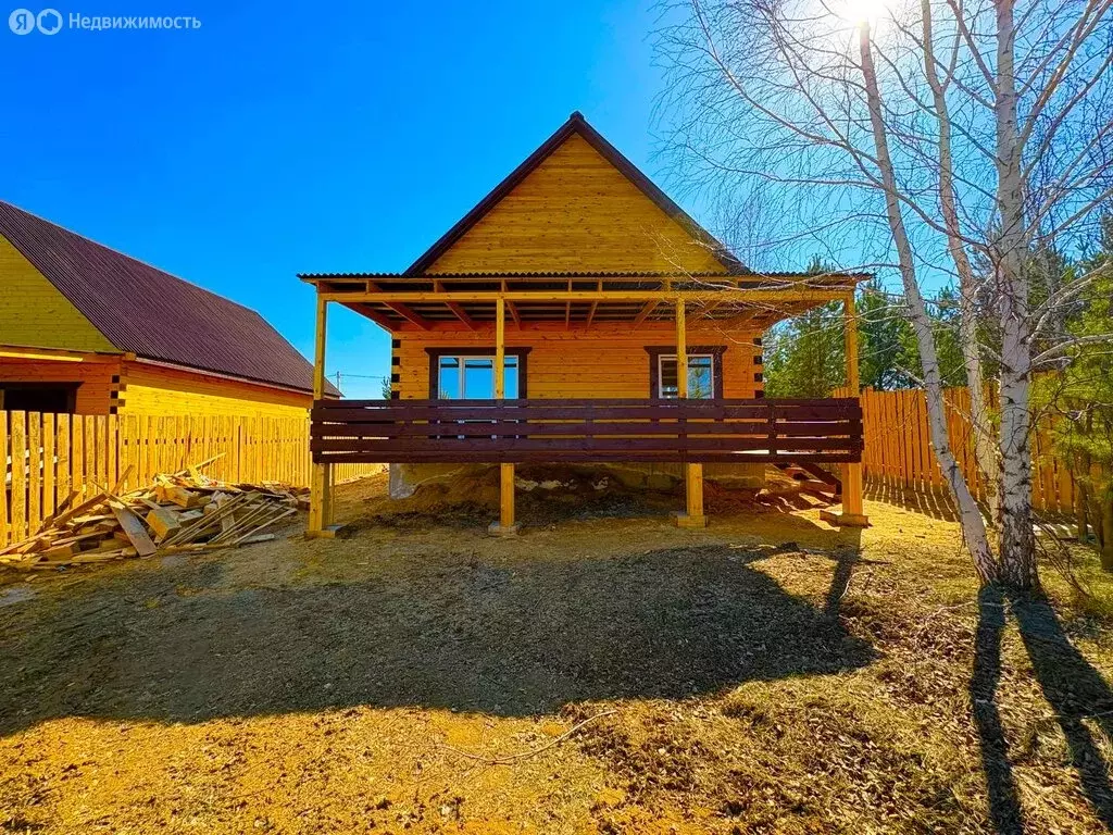 Дом в деревня Карлук, улица Александра Вампилова (150 м) - Фото 1