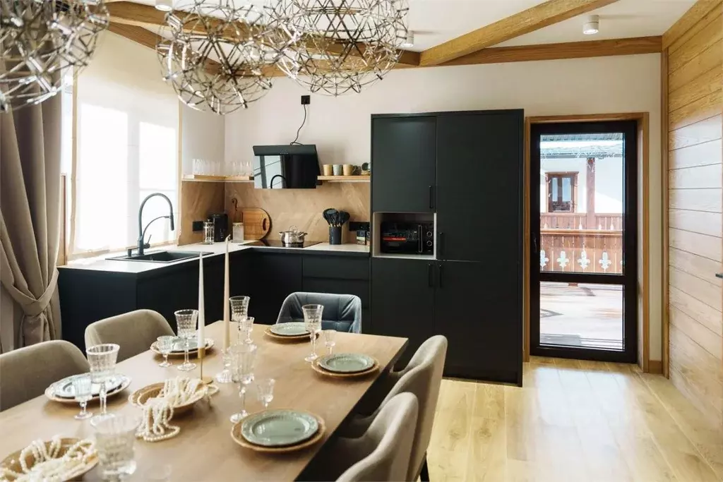 Дом в Карачаево-Черкесия, Зеленчукский район, с. Архыз ул. Лесная, ... - Фото 2