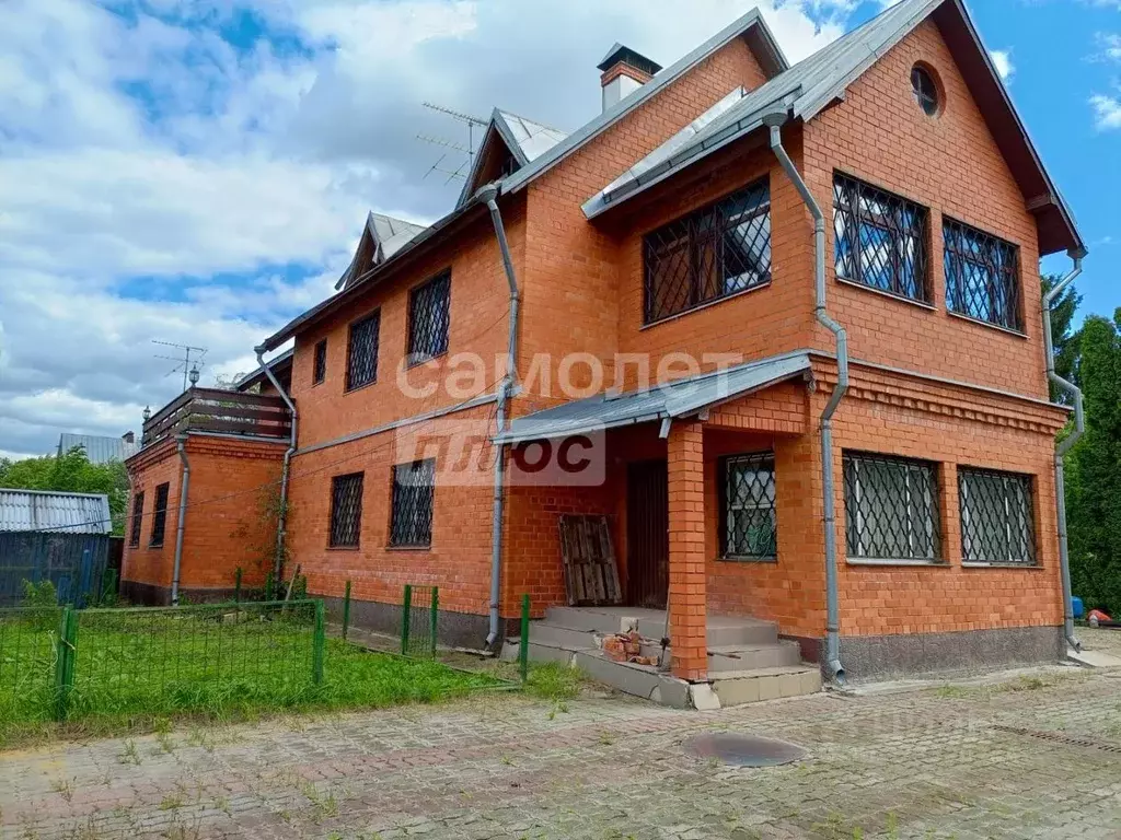 Дом в Москва № 145 кв-л,  (320 м) - Фото 1